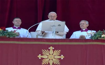 Papa Francisco | Dejémonos conmover por el amor de Dios y sigamos a Jesús, que se despojó de su gloria para hacernos partícipes de su plenitud