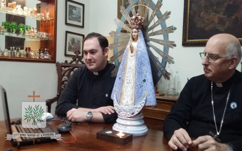 CABA | Mons. Olivera rezó el Santo Rosario con las Misioneras del BMMA y el BMGB