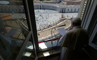 Papa Francisco | El Espíritu Santo es fuego que quema pecados y crea nuevos hombres y mujeres