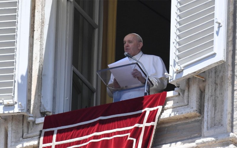 Papa Francisco | El profeta es un signo vivo que muestra a Dios a los demás, el profeta es un reflejo de la luz de Cristo en el camino de los hermanos