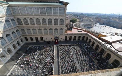 Papa Francisco | Contemplar y cuidar, ambas actitudes muestran el camino para corregir y reequilibrar nuestra relación como seres humanos con la creación
