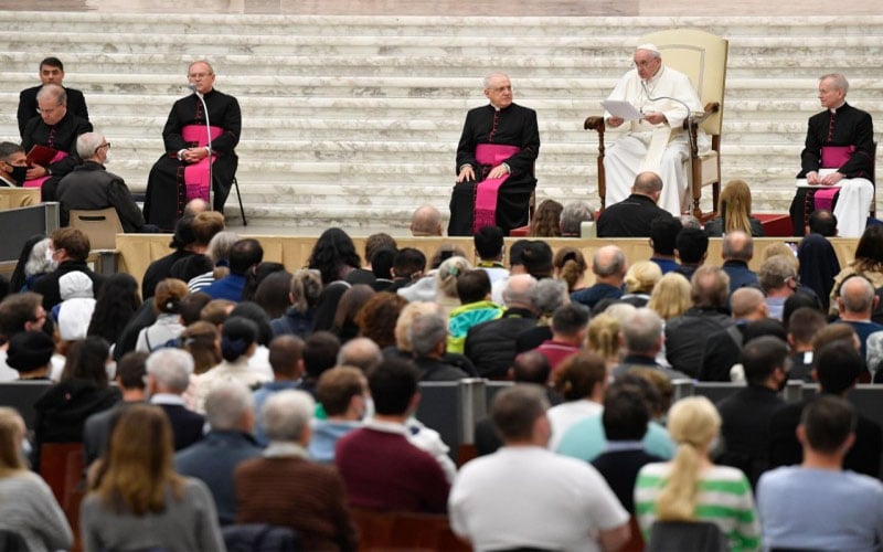 Papa Francisco | La oración es un encuentro con Dios y un dejarse enviar para servir a los hermanos