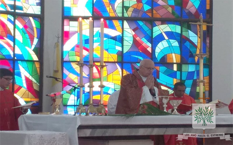 Mons. Olivera | Tenemos que contemplar justamente en la Cruz de Cristo el amor que Dios nos tiene