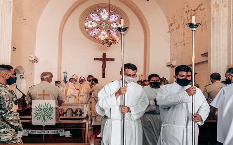 Ante Jesús en este Jueves Santo y Sacerdotal oremos por nuestros seminaristas y nuestro Seminario que está dando sus primeros pasos