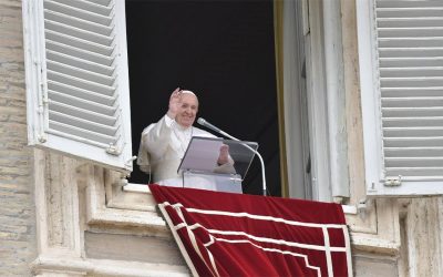 Papa Francisco | Jesús permanece para siempre con los discípulos, con nosotros, permanece en la oración