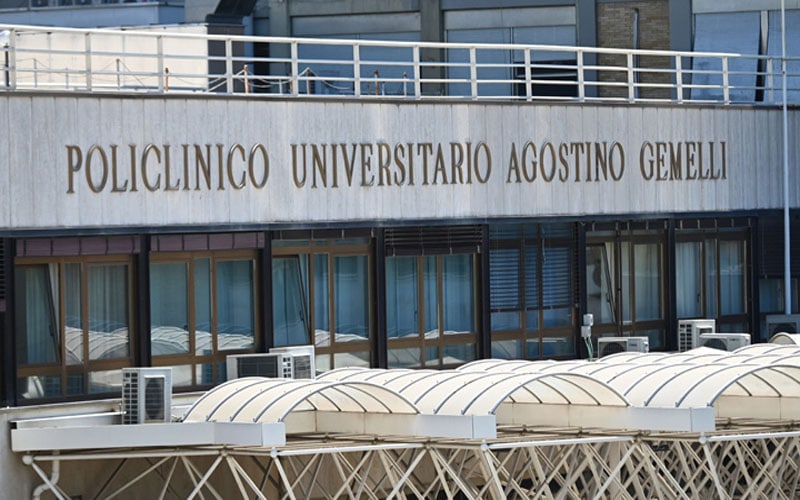 VATICANO | Concluyó la operación del Santo Padre sin complicaciones y se encuentra ya recuperándose en el Hospital Gemelli