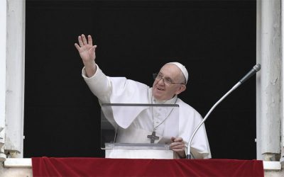 Papa Francisco | Los cristianos debemos tener la mirada de Cristo, que abraza desde abajo, que busca con compasión a los perdidos