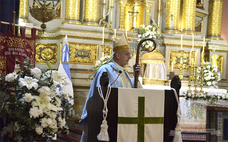 Mons. Olivera | Miremos a María, Ella viene a redimirnos, a liberarnos de toda esclavitud