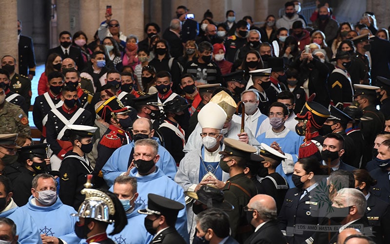 Mons. Olivera | Venir al Santuario, estar en la casa de María, es un acto de fe, un encuentro de amor, pedimos especialmente por nuestro país, por la fraternidad, por el encuentro entre todos y por la paz