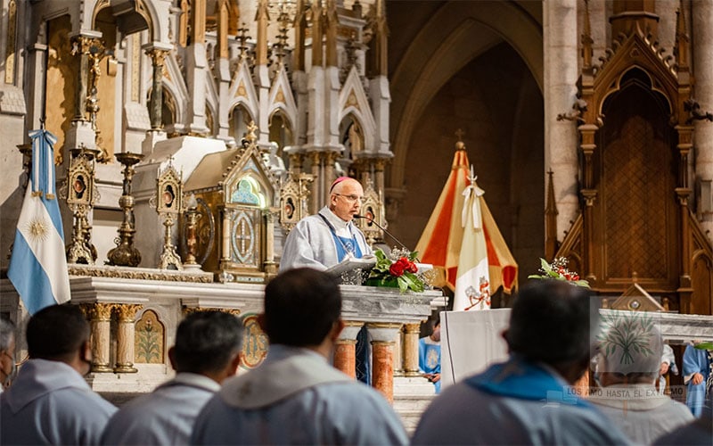 Mons. Olivera | Renuevo mi gratitud y oración a nuestra Madre, la Virgen de Luján, nos cubra siempre con su Manto maternal y a su Esposo, san José