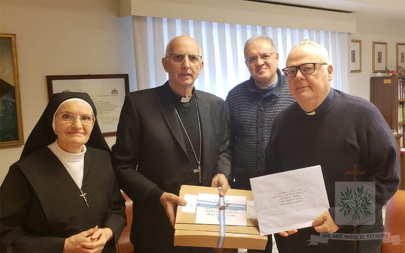 Italia | Mons. Olivera entregó una consulta de testimonios de la Causa de Canonización de la Hna. Bernardita Sesso en la Sede del Tribunal Ordinario de la Diócesis de Roma