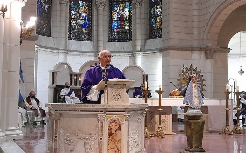 Mons. Olivera | Estamos llamados a vivir en la fraternidad, en el diálogo y el encuentro, único camino para la paz