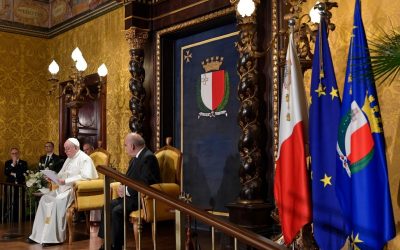 Papa Francisco | Ayudémonos a escuchar la sed de paz de los pueblos, trabajemos para sentar las bases de un diálogo cada vez más amplio