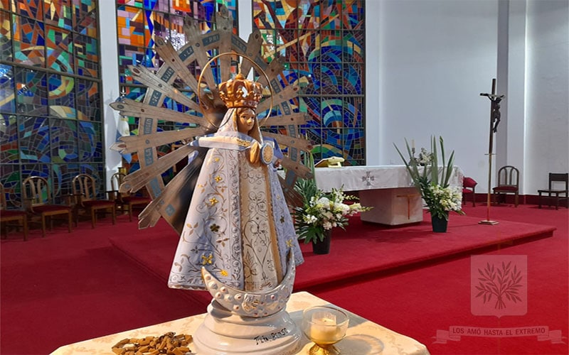 A 42 años de haber partido, la Virgen de Luján Malvinera peregrina a las Islas acompañando a familiares de caídos en la Gesta