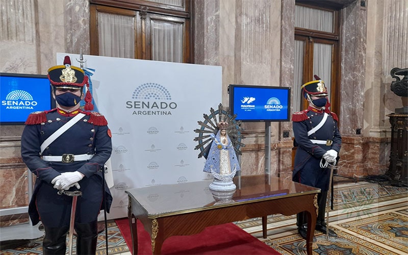 Ntra. Sra. de Luján Malvinera, Madre de la unidad y misionera fue recibida en el Senado Argentino