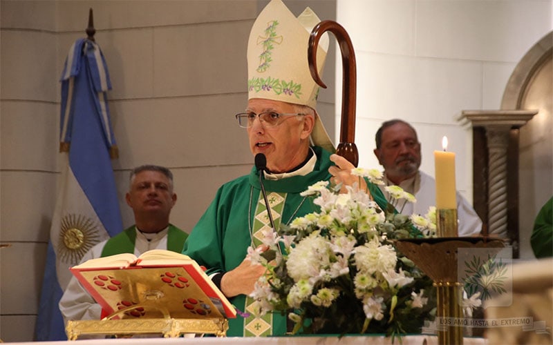 MONS. OLIVERA | Jesús que nos amó hasta el extremo, me pide también que los ame hasta el extremo