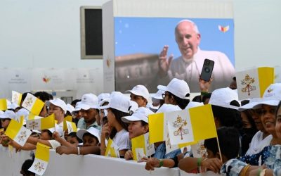 Papa Francisco | El poder de Jesús es el amor y Jesús nos da el poder de amar así, de un modo que a nosotros nos parece sobrehumano