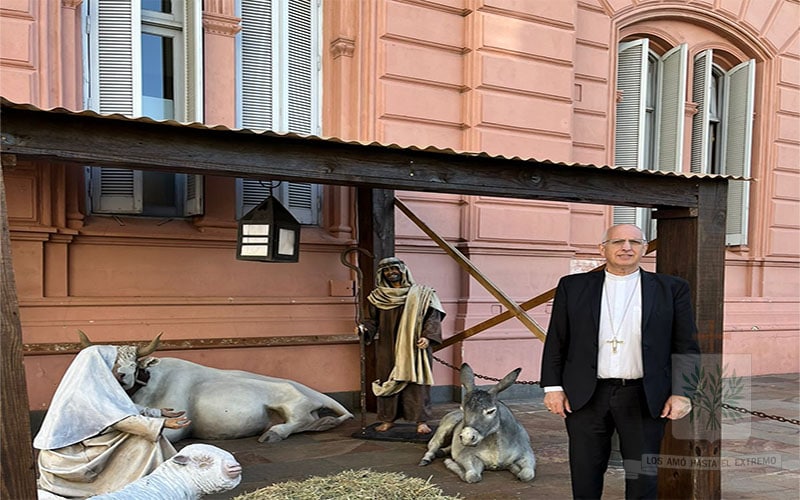 CABA | El Obispo Castrense de Argentina bendijo el Pesebre situado en Casa Rosada