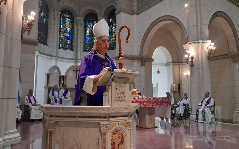 Mons. Olivera | Los cristianos estamos llamados a dejarnos iluminar por el Señor, a iluminar nuestra realidad con la luz que Jesús nos da, para ver en profundidad y saber discernir que siempre Él ilumina