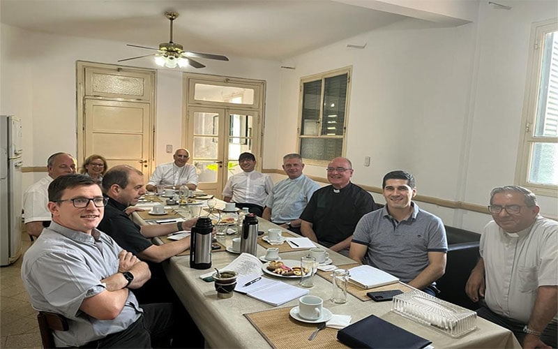 Mons. Olivera se reunión con Profesores del Seminario San Juan de Capistrano y Santo Cura Brochero