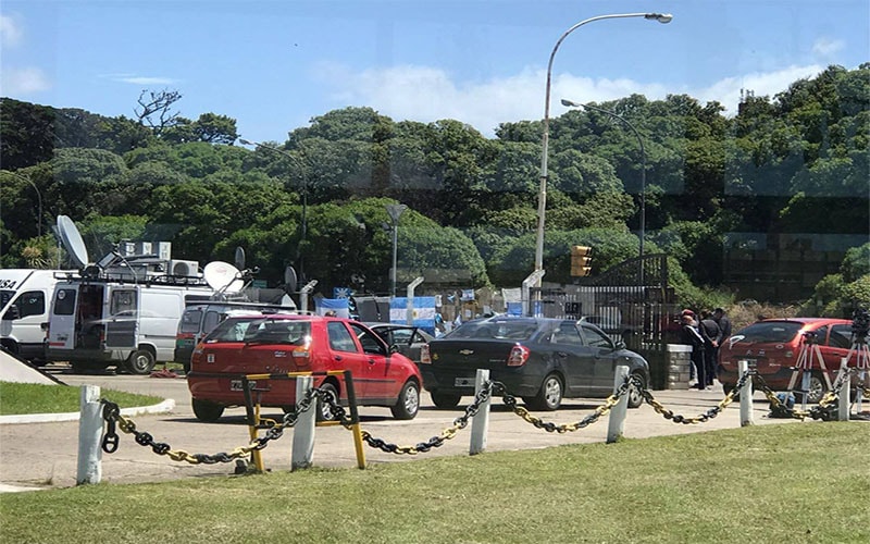 ARA San Juan | Mons. Olivera visitó a los familiares de la tripulación en la Base Naval Mar del Plata