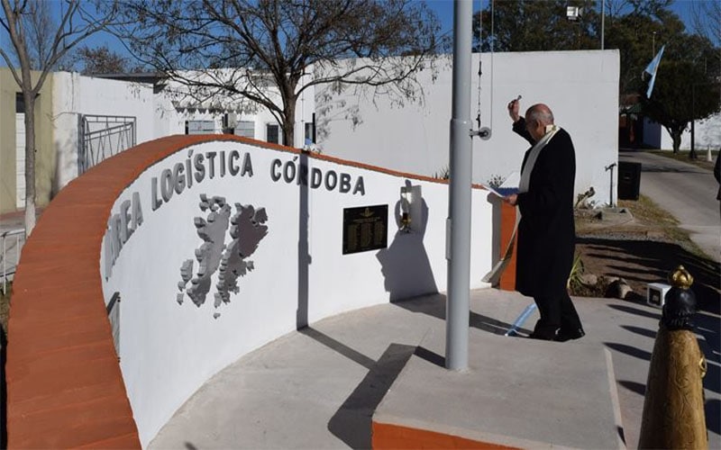 Córdoba | Mons. Olivera bendijo el nuevo monumento a los caídos en la gesta de Malvinas