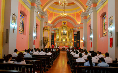 Córdoba | Mons. Olivera administró Sacramento de Confirmación a cadetes de la Escuela de Aviación Militar, a aspirantes de la Escuela Suboficiales de la Fuerza Aérea Argentina y del Área Logística Córdoba