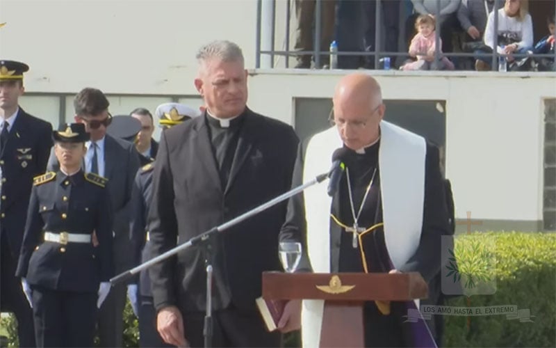 Mons. Olivera | Damos gracias Señor por tantos dones recibidos y a nuestra Madre de Dios que se eleva Lauretana, le pedimos, protege y guía siempre a tus hijos alados, por rutas de paz y amor