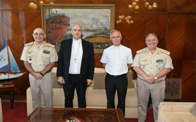 CABA | Mons. Olivera visitó a las autoridades de PNA en el Edificio Guardacostas