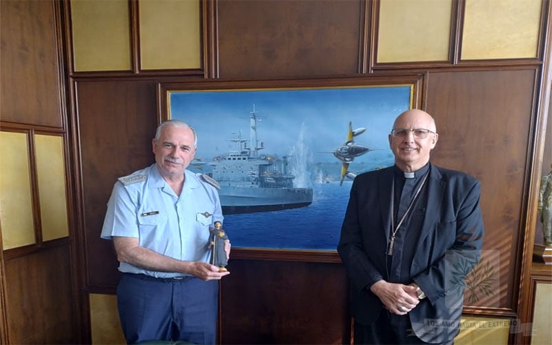 CABA | Mons. Olivera visitó al Jefe del Estado Mayor General de la Fuerza Aérea Argentina