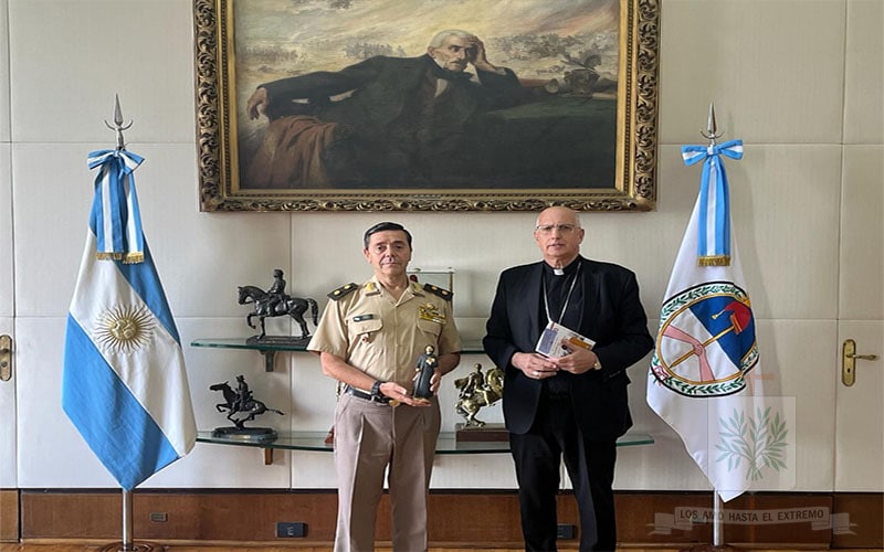 CABA | Mons. Olivera visitó al Jefe del Estado Mayor General del Ejército