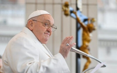 PAPA FRANCISCO | El cristiano nunca está solo, hace el bien no por un esfuerzo titánico de compromiso personal, sino porque, como humilde discípulo, camina detrás del Maestro Jesús