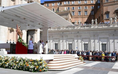 PAPA FRANCISCO | Todos somos felices porque creemos, la fe nos hace felices y creemos en Dios que es «Padre, Hijo y Espíritu Santo»