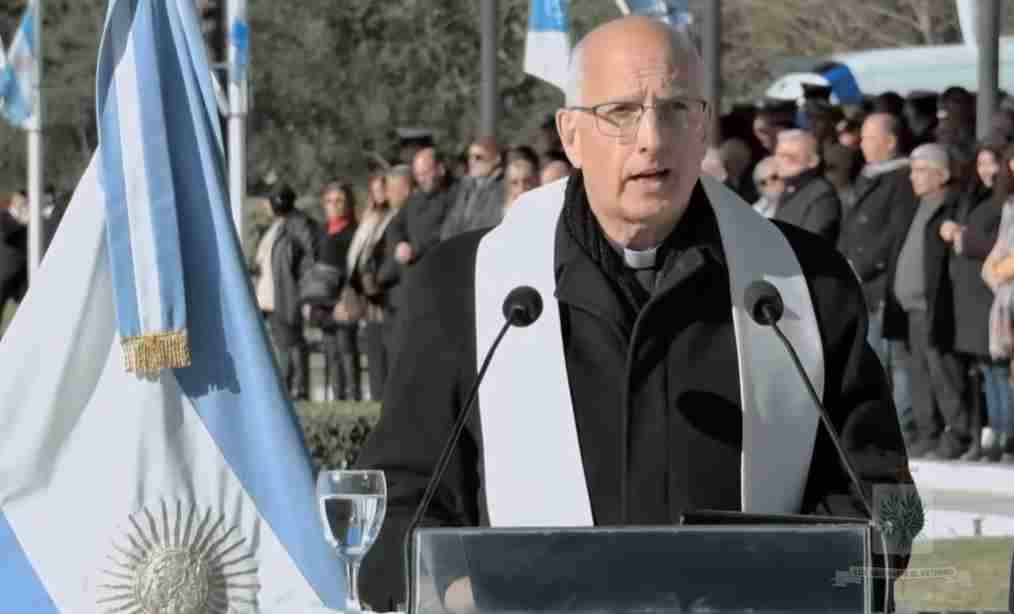 MONS. OLIVERA | Señor nos encomendamos a la Santísima Virgen Stella Maris, para que nos ayude a que el servicio de nuestra Institución se ofrezca leal, honesto y sincero a la Nación y querido pueblo argentino