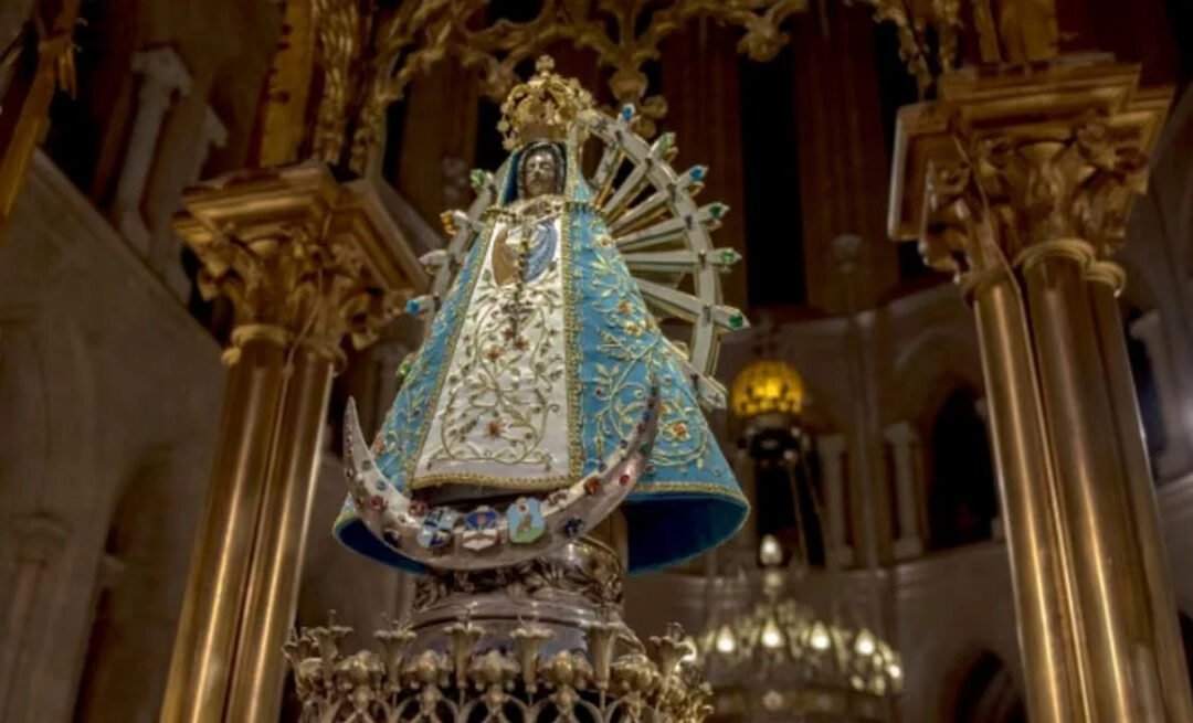 MONS. OLIVERA | El nombramiento de Ntra. Sra. de Luján como Comandante Generala, es un gesto que no solo honra la profunda devoción GNA hacia su Patrona, sino que también subraya el vínculo inquebrantable entre la fe y el servicio a la Patria