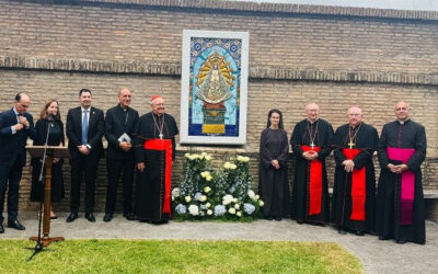 CEA | Fue entronizado un mosaico con la imagen de Ntra. Sra. de Luján en los Jardines Vaticanos