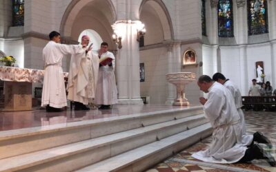 MONS. OLIVERA | Sean parte de ese pueblo que mira la Cruz y descubre en ella que es la Cruz que nos redimió, es la Cruz de un amor sin límite, de un amor hasta el extremo