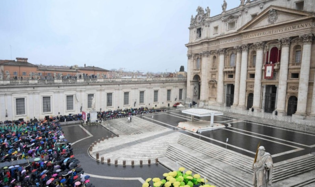 PAPA LEÓN XIV | La esperanza que anunciamos debe tener los pies en la tierra: viene del cielo, pero para generar aquí abajo una historia nueva