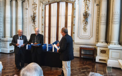 El Foro de Almirantes Retirados de la Armada Argentina distinguió a Mons. Olivera