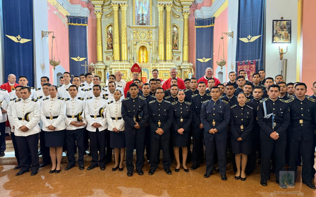 CÓRDOBA | Mons. Olivera administró Sacramento de Confirmación a Aspirantes y Cadetes de la Fuerza Aérea Argentina