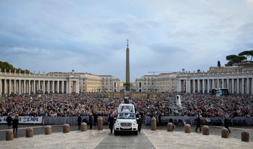 ObispadoCastrenseArg_PapaLeónXIVPlazaSanPedro 00